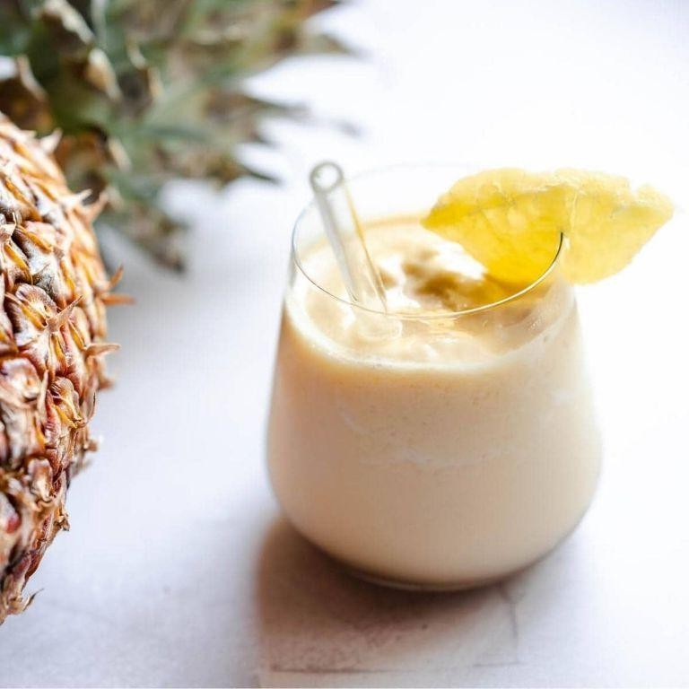 Frozen Pineapple and Vanilla Bean Smoothie