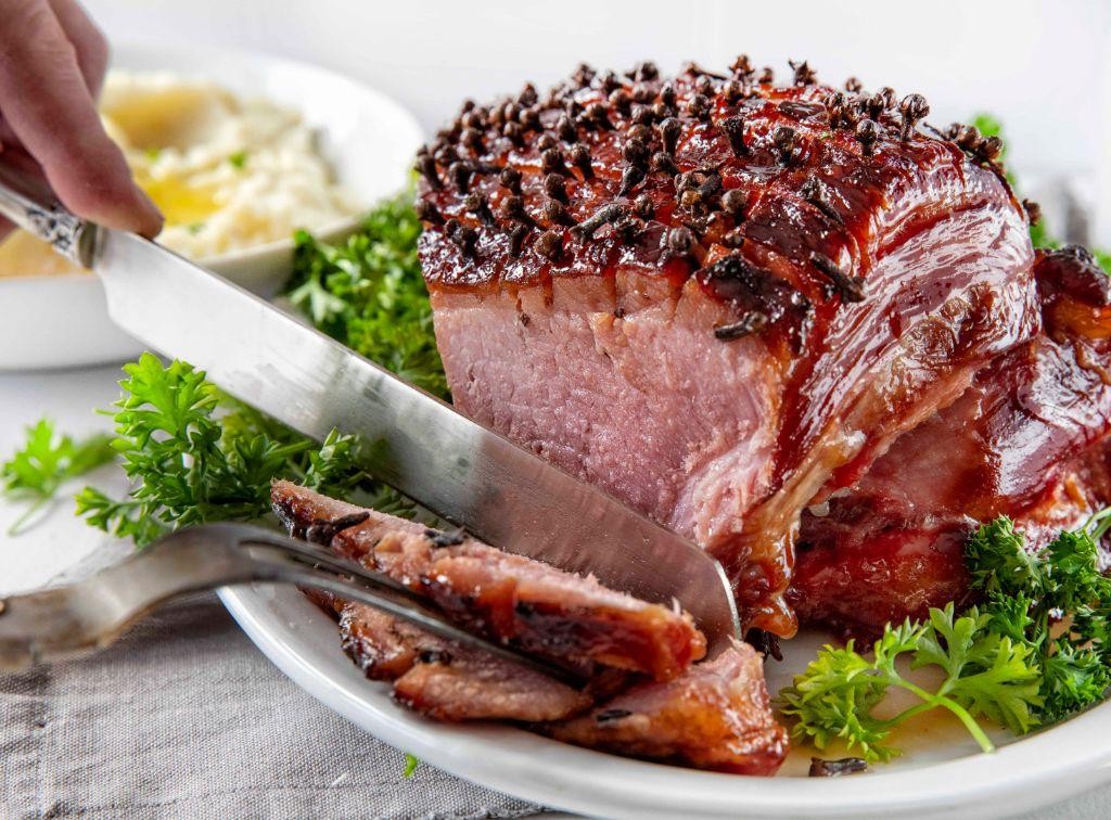 Honey Baked Ham with Cloves and Cinnamon