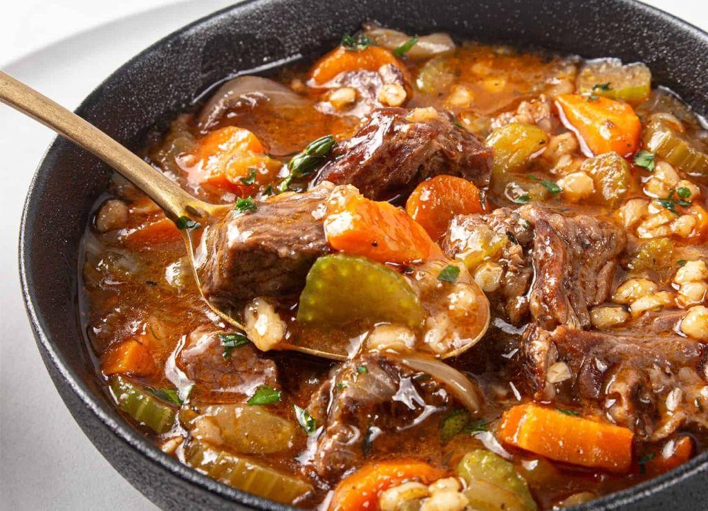 Instant Pot Beef and Barley Soup