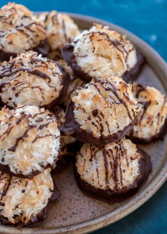 Keto Chocolate Coconut Macaroons