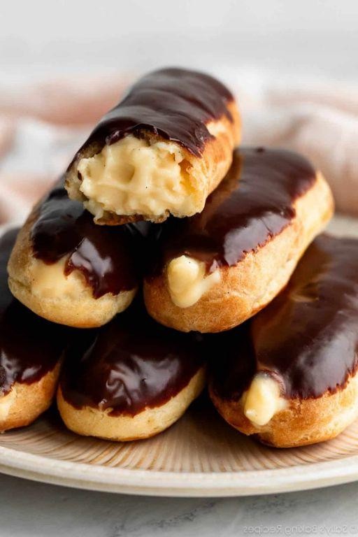 Light Vanilla Cream Filling for Eclairs