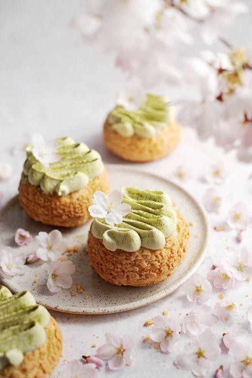 Matcha Cream Choux Buns