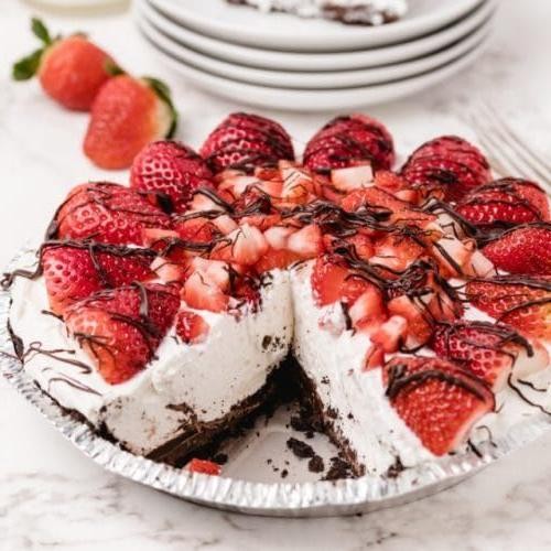Oreo Strawberry Pie