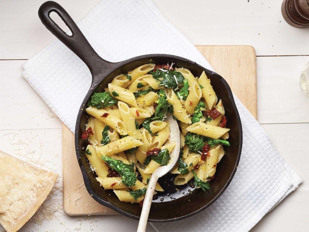Rapini and Sun-Dried Tomato Pasta