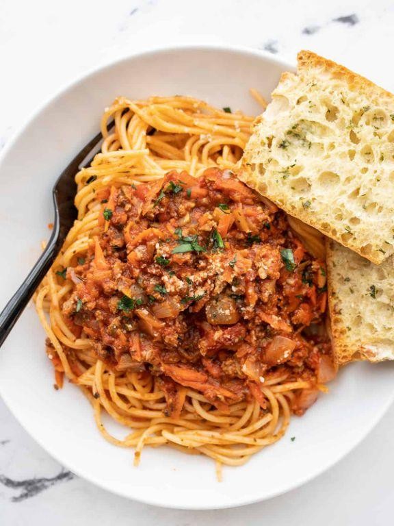 Spaghetti with Hidden Veggie Tomato Sauce