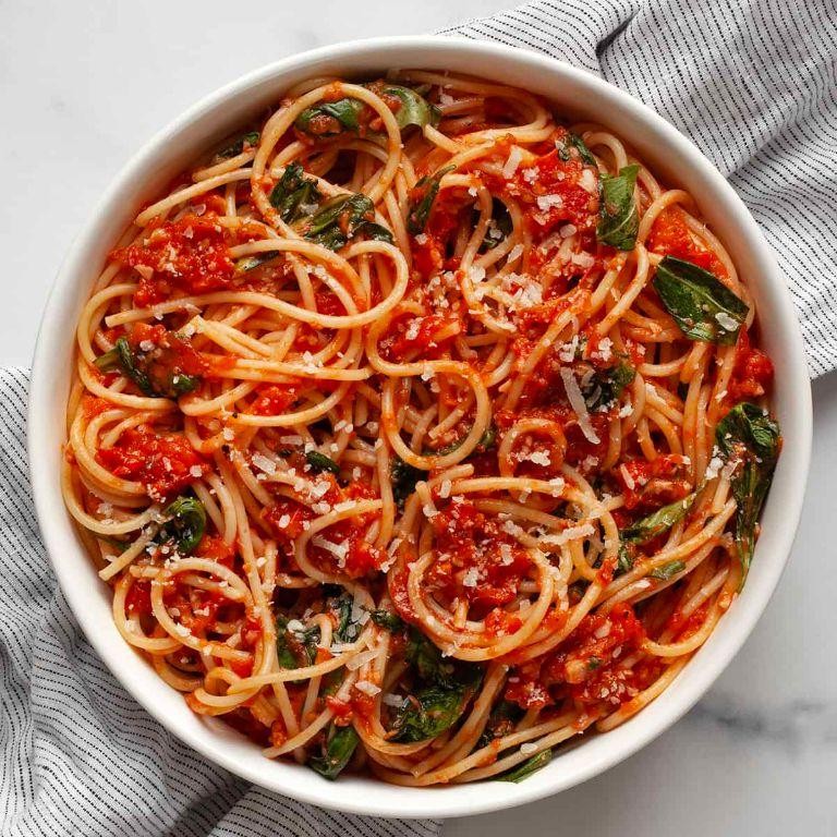 Spaghetti with Tomato and Basil