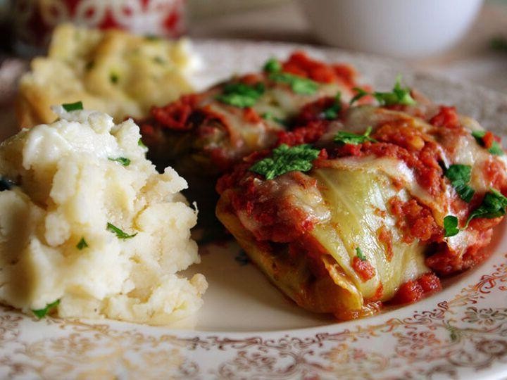 Spicy Hamburger and Cabbage Rolls