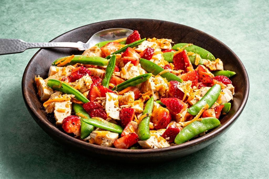 Sugar Snap Peas Salad with Grilled Chicken and Balsamic Glaze